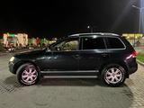 Volkswagen Touareg 2006 года за 5 000 000 тг. в Астана – фото 3
