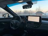 Lexus ES 250 2023 года за 25 500 000 тг. в Алматы – фото 4