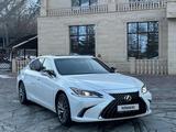 Lexus ES 250 2023 года за 25 500 000 тг. в Алматы – фото 2