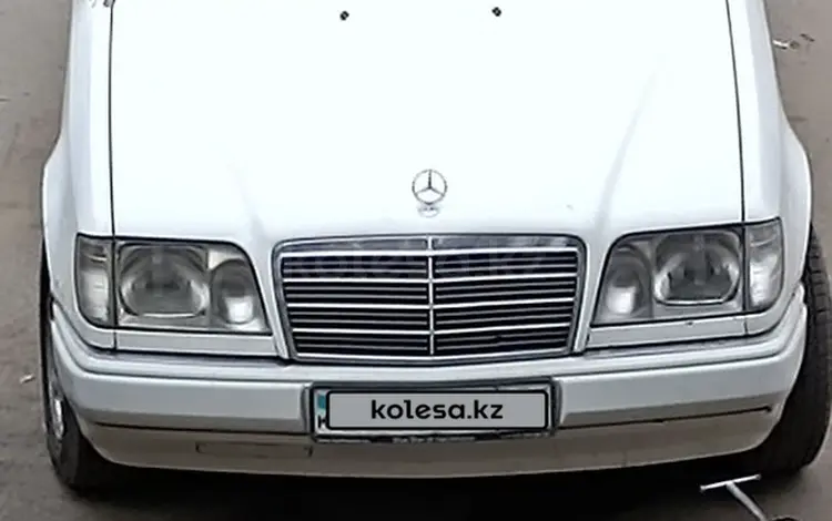 Mercedes-Benz E 220 1995 годаfor1 800 000 тг. в Алматы