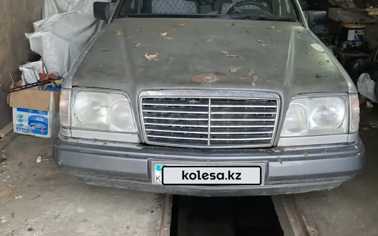 Mercedes-Benz E 230 1992 годаүшін700 000 тг. в Усть-Каменогорск