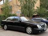 Mercedes-Benz E 320 1999 года за 4 000 000 тг. в Астана – фото 2