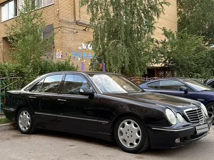 Mercedes-Benz E 320 1999 года за 4 000 000 тг. в Астана – фото 2