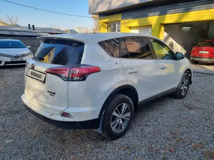 Toyota RAV4 2018 года за 8 000 000 тг. в Алматы – фото 5