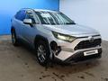 Toyota RAV4 2021 года за 9 139 900 тг. в Актобе – фото 3