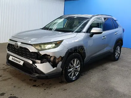 Toyota RAV4 2021 года за 9 139 900 тг. в Актобе