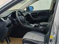 Toyota RAV4 2021 года за 9 139 900 тг. в Актобе – фото 7