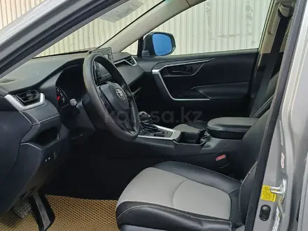 Toyota RAV4 2021 года за 9 139 900 тг. в Актобе – фото 7