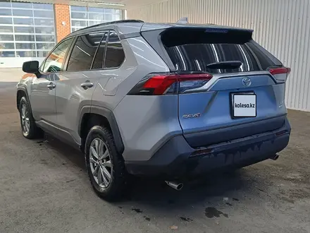 Toyota RAV4 2021 года за 9 139 900 тг. в Актобе – фото 4