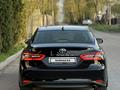 Toyota Camry 2023 года за 18 500 000 тг. в Алматы – фото 14