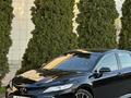 Toyota Camry 2023 года за 18 500 000 тг. в Алматы – фото 22