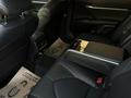 Toyota Camry 2023 года за 18 500 000 тг. в Алматы – фото 27