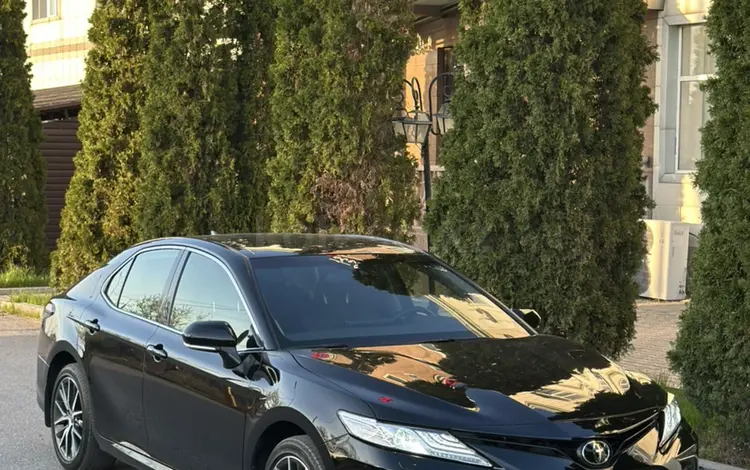 Toyota Camry 2023 года за 18 500 000 тг. в Алматы