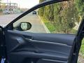 Toyota Camry 2023 года за 18 500 000 тг. в Алматы – фото 30