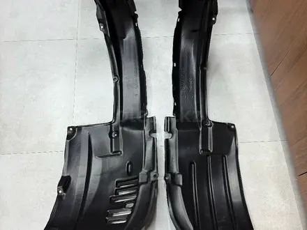 Подкрыльники на Toyota Land Cruiser Prado 120 за 13 000 тг. в Алматы