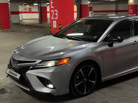 Toyota Camry 2019 года за 13 700 000 тг. в Алматы – фото 3