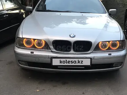 BMW 528 1997 года за 3 400 000 тг. в Алматы