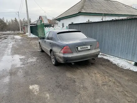 Mercedes-Benz S 320 2000 года за 3 700 000 тг. в Павлодар – фото 2