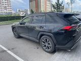 Toyota RAV4 2023 года за 18 000 000 тг. в Астана – фото 2