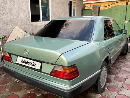 Mercedes-Benz E 280 1992 года за 1 800 000 тг. в Алматы