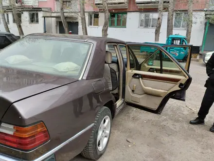 Mercedes-Benz E 230 1991 года за 1 500 000 тг. в Экибастуз – фото 17