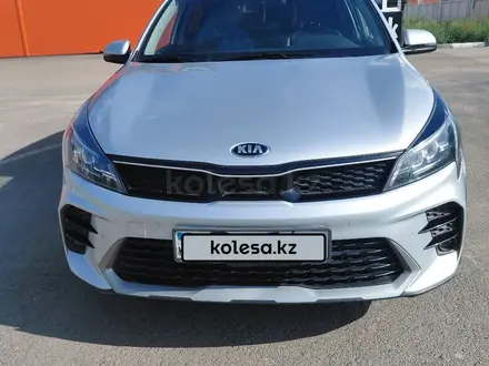 Kia Rio X-Line 2021 года за 8 400 000 тг. в Лисаковск