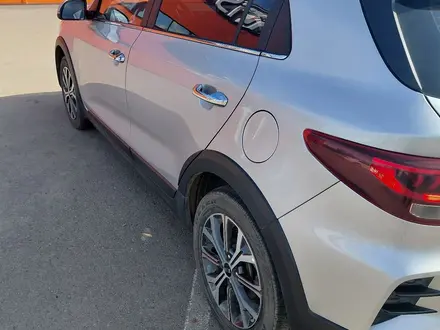 Kia Rio X-Line 2021 года за 8 400 000 тг. в Лисаковск – фото 2
