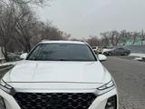 Hyundai Santa Fe 2020 года за 14 000 000 тг. в Алматы