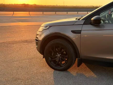 Land Rover Discovery 2017 года за 17 500 000 тг. в Алматы – фото 25
