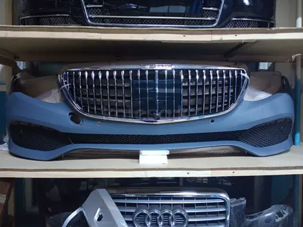 Бампер передний в сборе W213 Maybach Grill за 130 000 тг. в Алматы