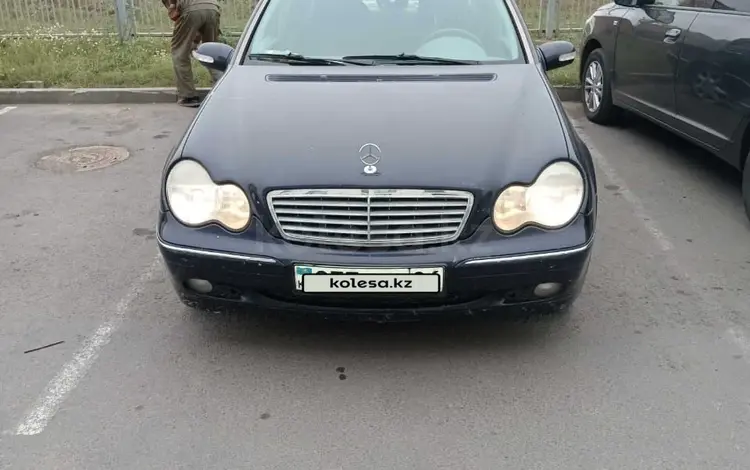 Mercedes-Benz C 240 2001 года за 3 500 000 тг. в Атырау