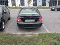 Mercedes-Benz C 240 2001 года за 3 500 000 тг. в Атырау – фото 2