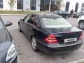 Mercedes-Benz C 240 2001 года за 3 500 000 тг. в Атырау – фото 3