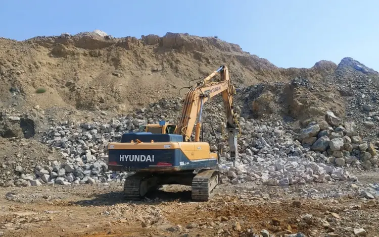 Hyundai  R300LC-9S 2013 года за 25 000 000 тг. в Актобе