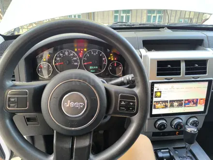 Jeep Liberty 2011 года за 9 300 000 тг. в Актау – фото 16