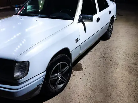 Mercedes-Benz E 230 1991 года за 1 500 000 тг. в Шу – фото 4