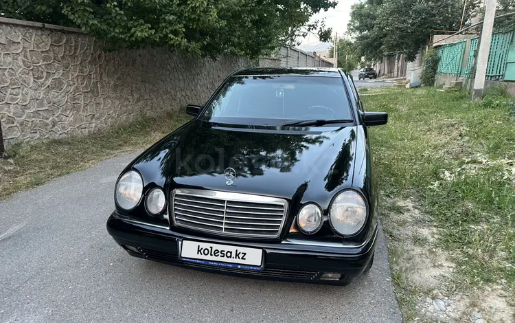 Mercedes-Benz E 320 1997 года за 2 500 000 тг. в Шымкент