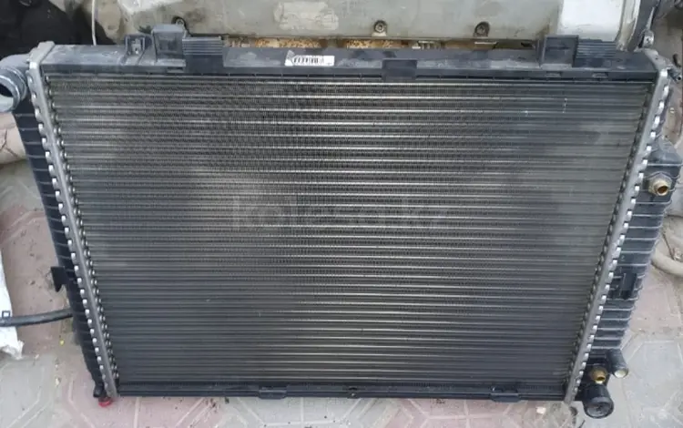 Радиатор основной 210 мерседес за 20 000 тг. в Алматы