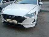 Hyundai Sonata 2022 года за 13 000 000 тг. в Атырау – фото 2