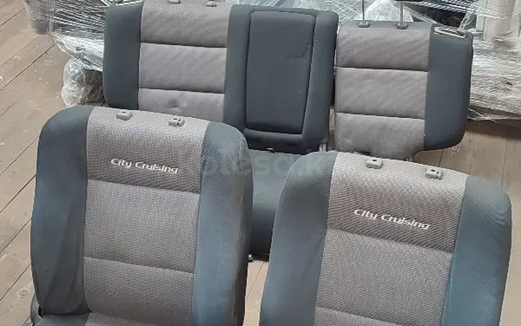 Комплект сидений Mitsubishi Challenger за 120 000 тг. в Алматы