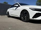 Hyundai Elantra 2024 годаүшін9 600 000 тг. в Караганда – фото 3