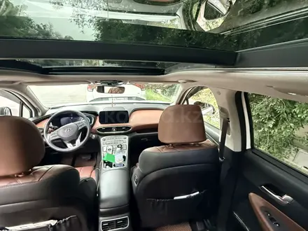 Hyundai Santa Fe 2023 года за 15 800 000 тг. в Алматы – фото 3