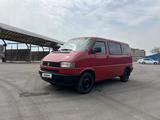 Volkswagen Multivan 1994 годаүшін3 800 000 тг. в Астана