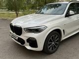 BMW X5 2021 года за 43 000 000 тг. в Астана – фото 2