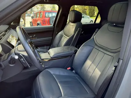 Land Rover Range Rover Sport 2023 года за 67 000 000 тг. в Алматы – фото 8