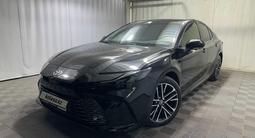 Toyota Camry Luxe 2025 года за 20 800 000 тг. в Алматы