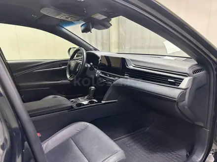 Toyota Camry Luxe 2025 года за 20 800 000 тг. в Алматы – фото 6