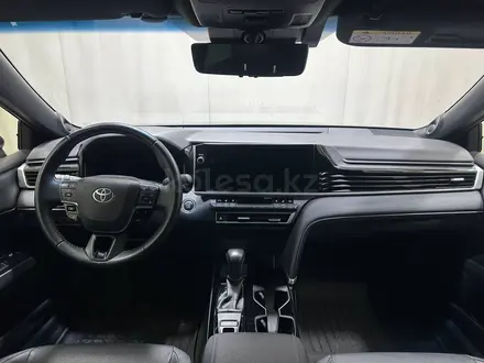 Toyota Camry Luxe 2025 года за 20 800 000 тг. в Алматы – фото 8