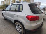 Volkswagen Tiguan 2015 года за 6 800 000 тг. в Атырау