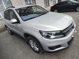 Volkswagen Tiguan 2015 года за 6 800 000 тг. в Атырау – фото 2